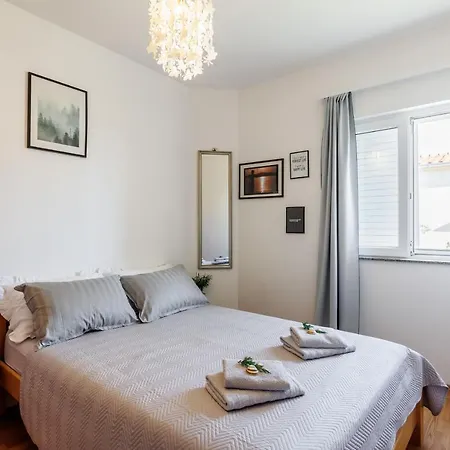Dalmatina Hill House - Private Pool, Sea And Hill View, Rooftop Terrace, Free Parking Kastela