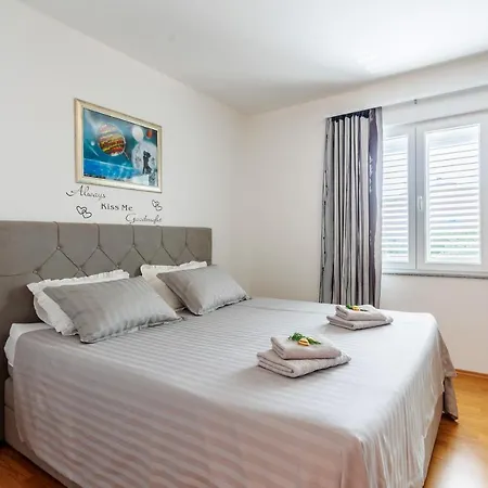 Dalmatina Hill House - Private Pool, Sea And Hill View, Rooftop Terrace, Free Parking וילה Kaštela