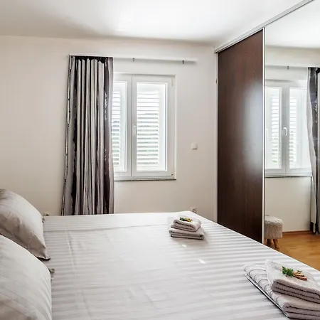 Dalmatina Hill House - Private Pool, Sea And Hill View, Rooftop Terrace, Free Parking וילה